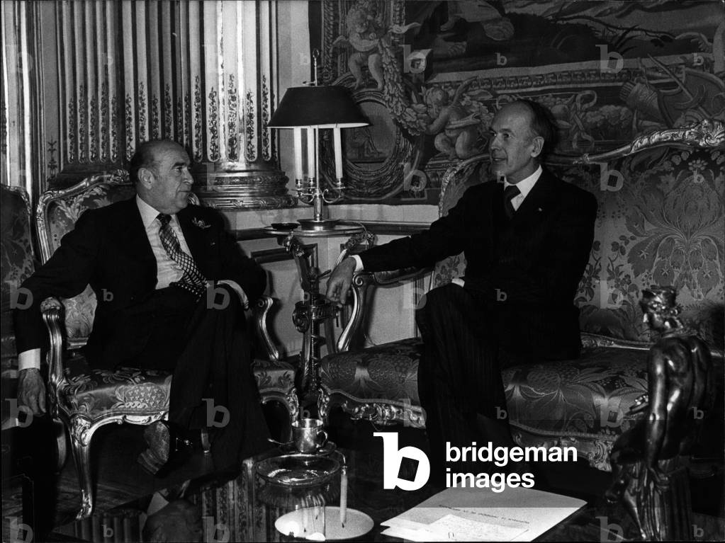 May 25, 1976 - Iran's Amir Abbas Hoyveyda with Giscard d'Estaing