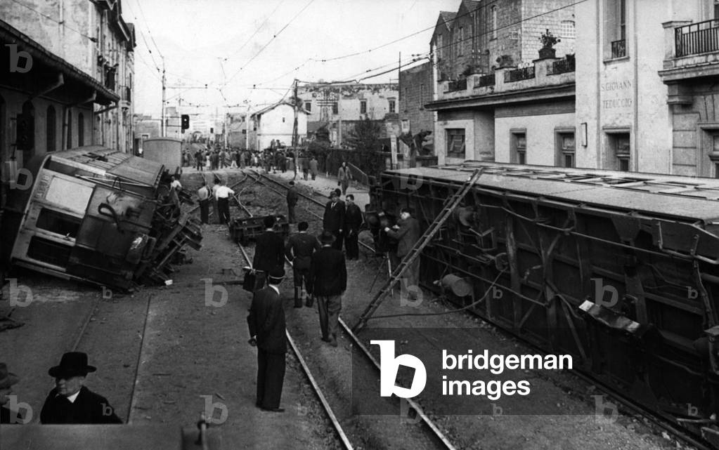 Apr. 07, 1953 - Train Derailment Leaves 15 Injured and Several Dead