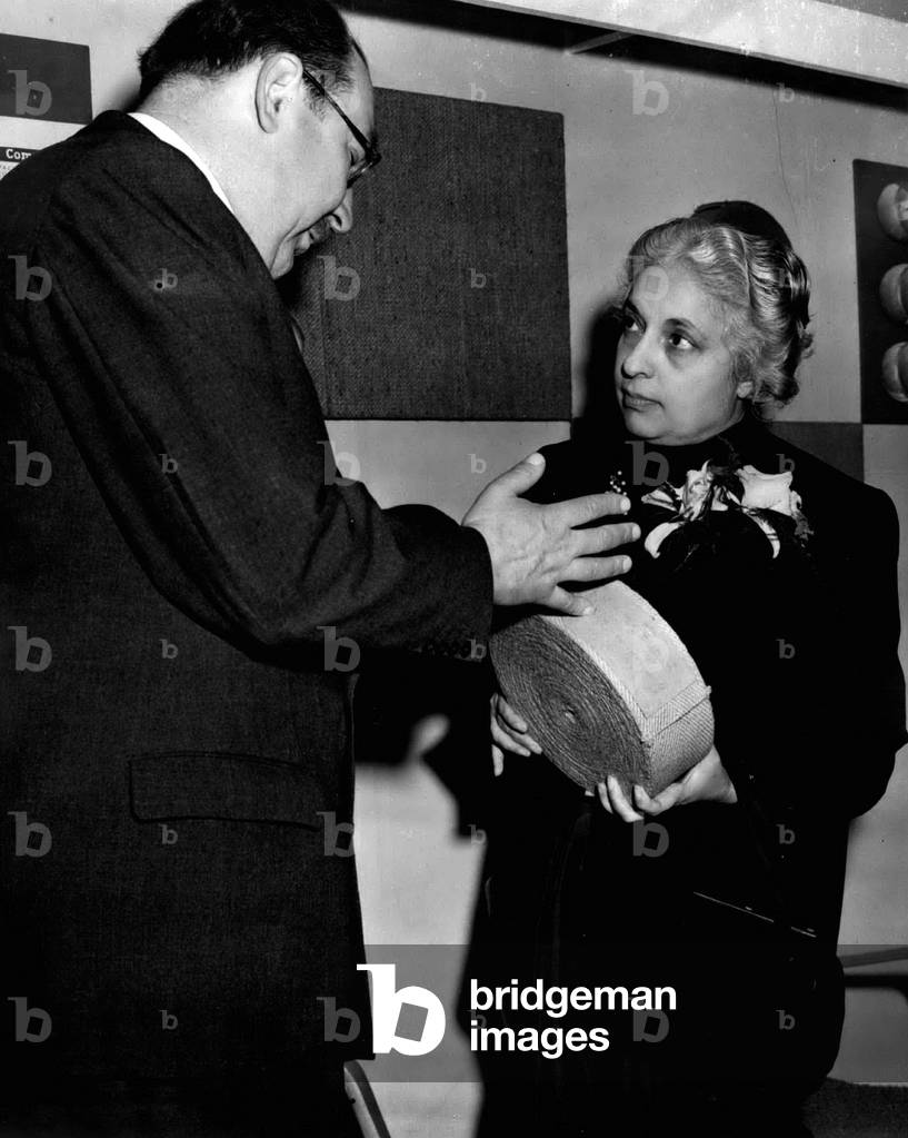 Jan. 01, 1955 - Opening of the packaging exhibition. Mrs. Pandit at Indian Jute Mills stand.: The new High Commissioner for India - Mrs. Vijaya Lakshmi Pandit, sister of the Indian Prime Minister - accompanied the Lord Privy Seal - Capt. TR. Hon. H. Crookshank M.P. when he opened the fourth National Packaging Exhibition at Olympic - this morning