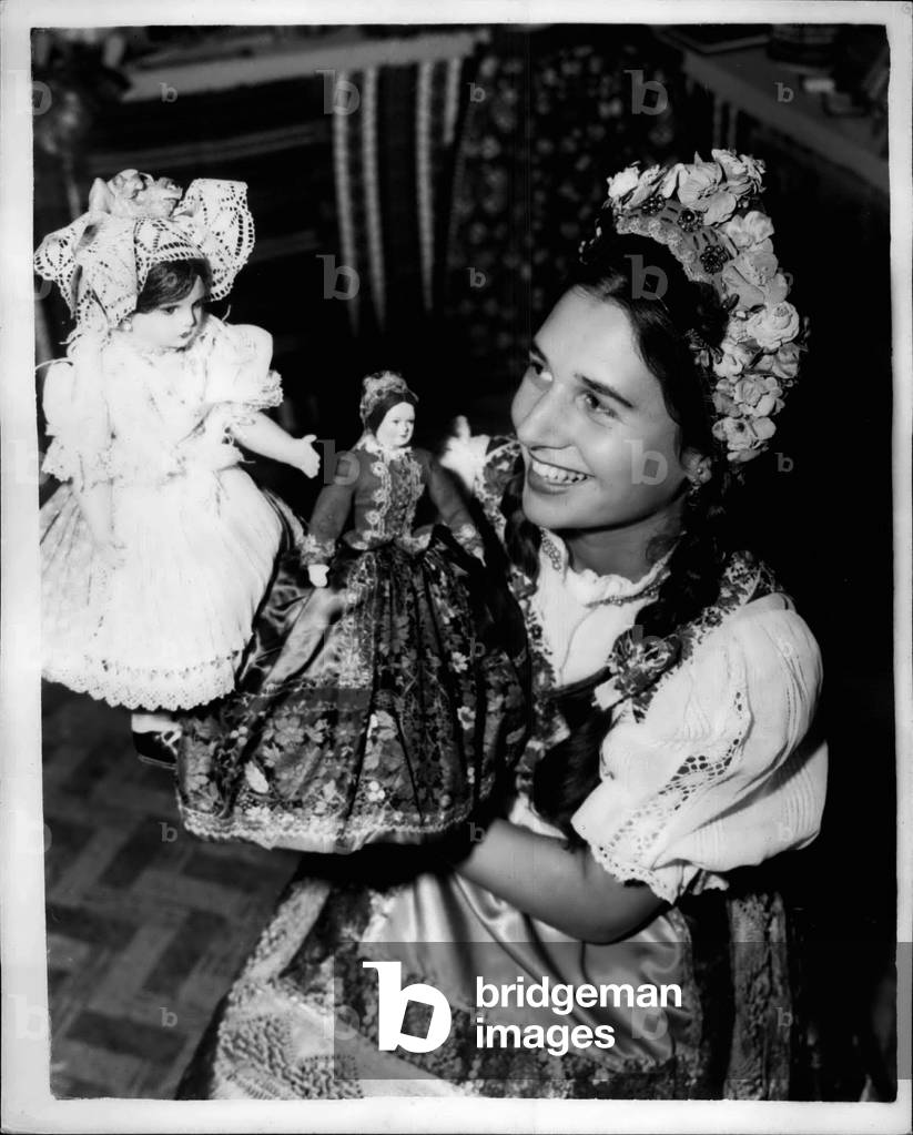 Sep. 09, 1953 - International Handicrafts Exhibition: The first International Handicrafts Exhibition ever held in Britain, opens tomorrow at Empire Hall, Olympia. A preview was held this afternoon