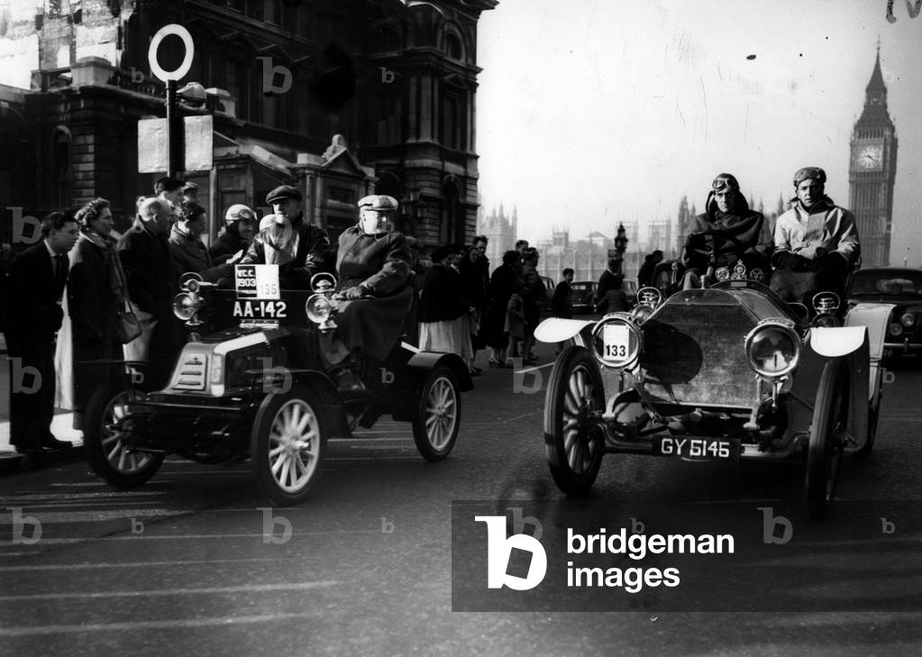 Nov. 11, 1954 - London-Brighton Veteran Car Run. The Royal Automobile Club Veteran Car Run from London to Brighton, took place today. The Run, organized by the Royal Automobile Club in conjunction with the Veteran Car Club of Great Britain, started from Hyde Park this morning. Keystone Photo Shows: - Seen during the run are a 1905 Napoleon (on left) and a 1903 Mercedes