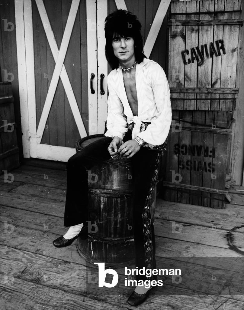 Feb. 9, 1972 - London, England, U.K. - RONNIE WOOD, rock guitarist and bassist