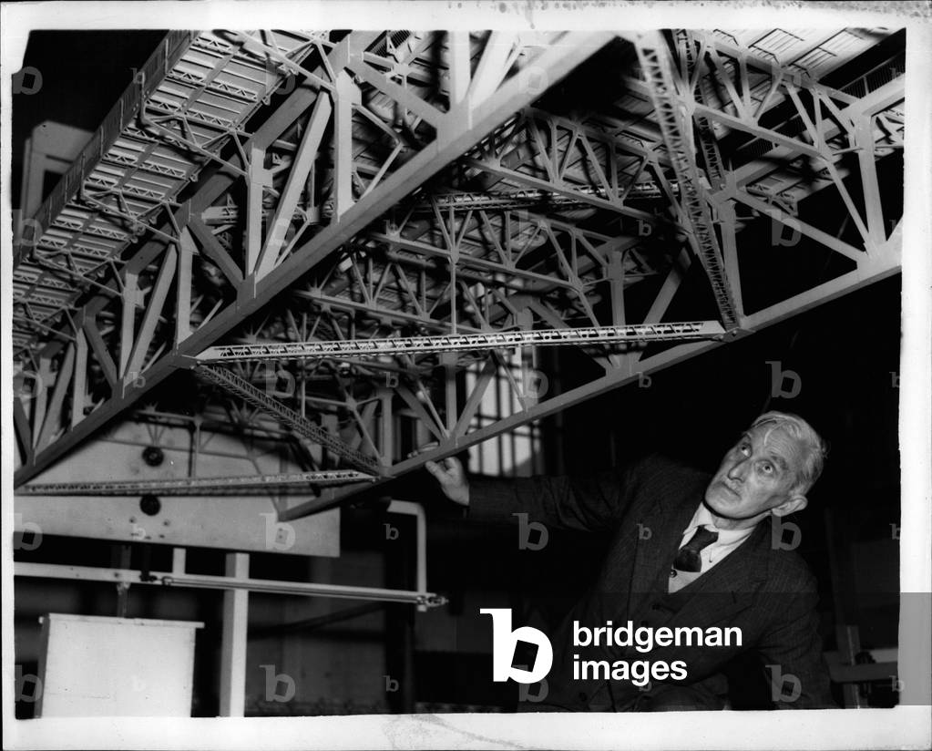 "12 dicembre 1953 - Ponte gigante sul Severn.: Il ponte più grande d'Europa - il terzo più grande del mondo - 