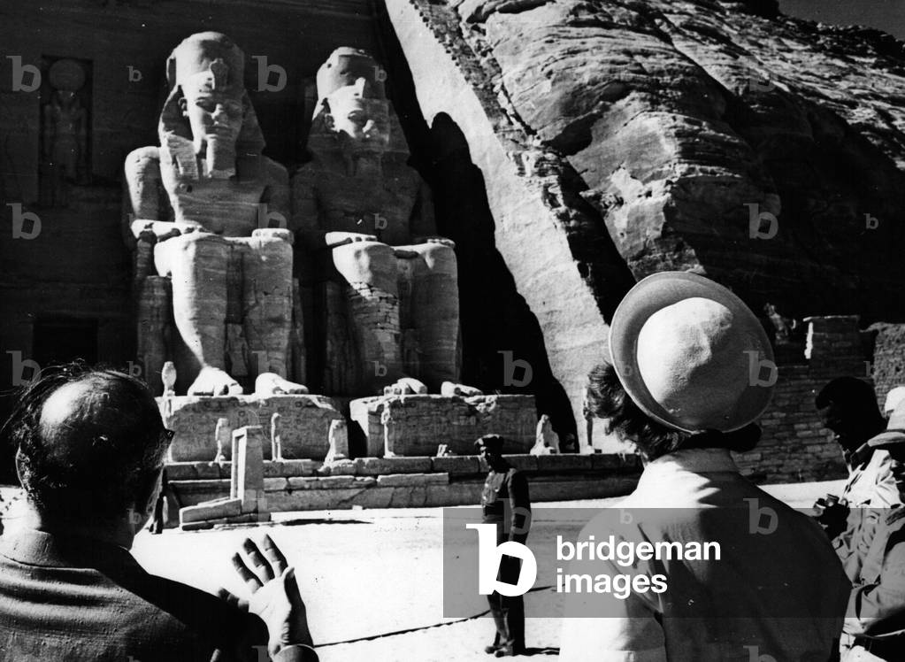Princess Margrethe (Margarita II) of Denmark leading the archeological work of the Temple of Ramses II in Abu Simbel, Egypt 11/11/1962 - Danish Princess excavating in Egypt: Danish Princess Margrethe II is currently conducting archeological research at the Ramses II temple at Abu Simbel, Egypt