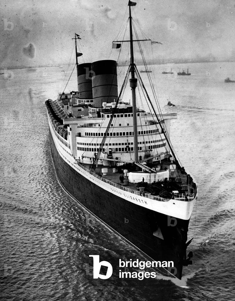 Feb. 02, 1954 - The Liner Queen Elizabeth heads for the Open Sea
