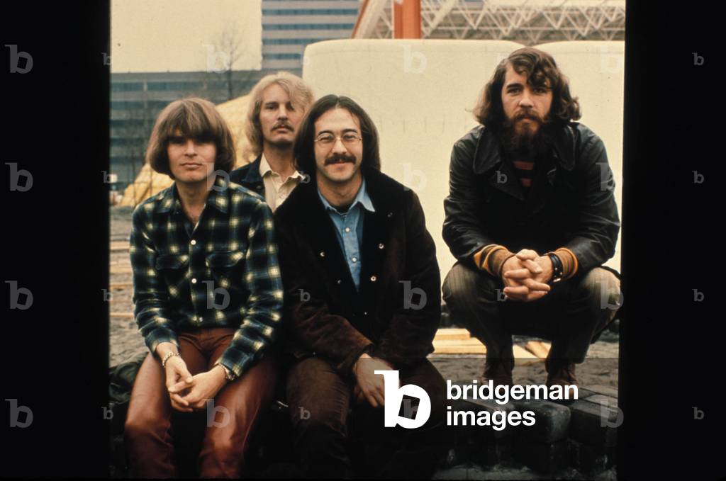CREEDENCE CLEARWATER REVIVAL (John Fogerty,Doug Clifford, Stu Cook, Tom Fogerty) vers 1967-1969 (photo)