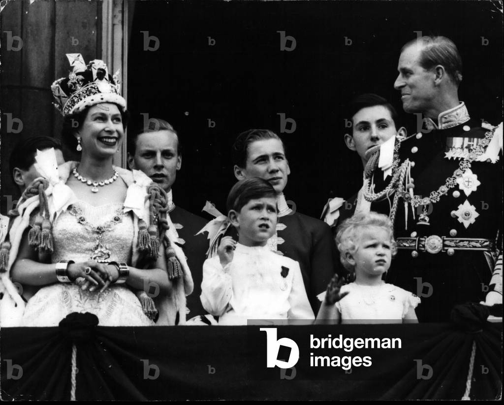 Coronations. The Queen and her family appear on the Palace balcony, Jun 06, 1953 (b/w photo)