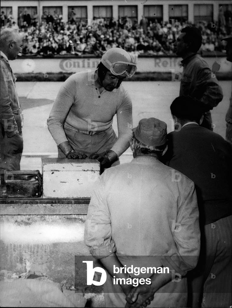 Aug. 08, 1953 - Famous Italian driver Alberto Ascari is pictured here at the Nuerburgring. Ministers Malraux and Maurice-Bokanowsky Leave Cabinet Meeting