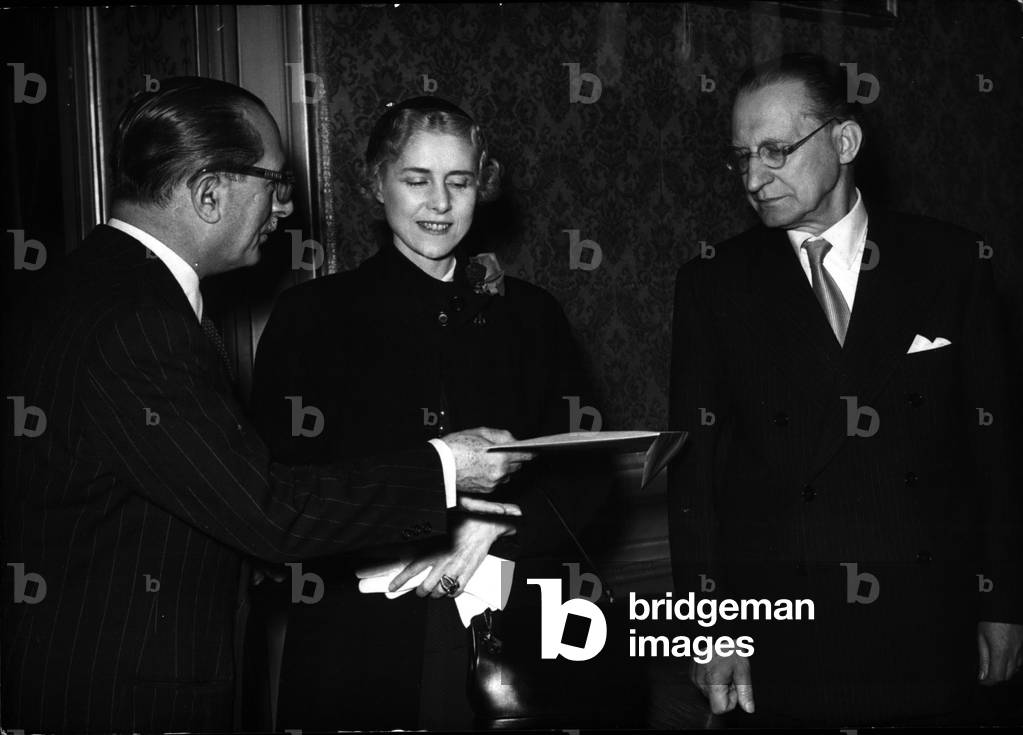 Apr. 28, 1953 - Clare Booth Luce Presents Credibility Letters to de Gasperi