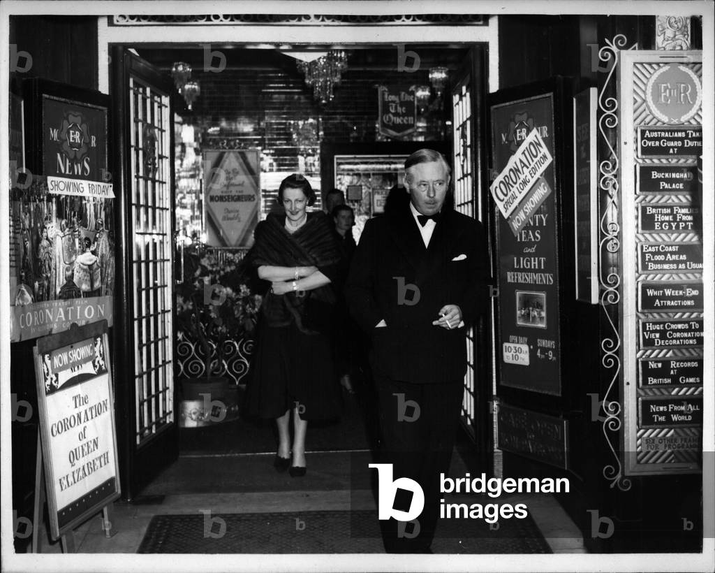 Jun 06, 1953 - The Duke And Duchess of Norfolk Go To See The Film of The Coronation